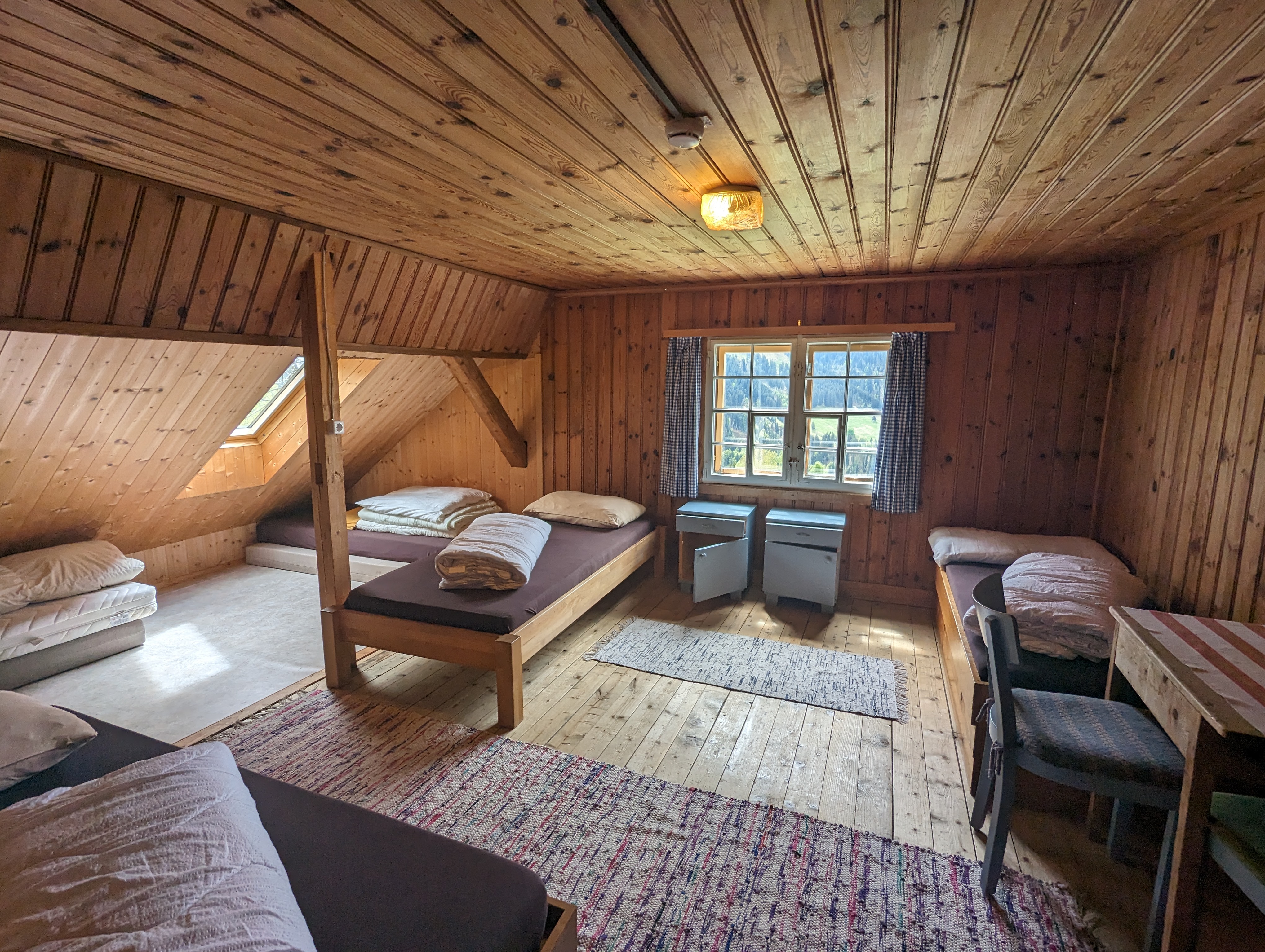 Dreibettzimmer mit Zusatzmatratzen